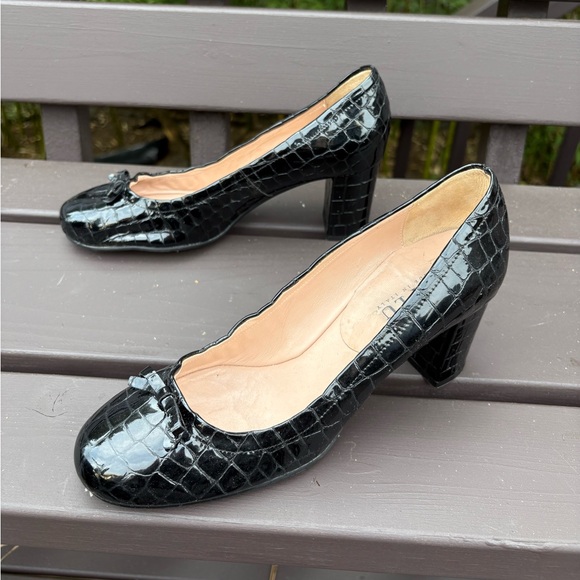 Black Croc-Embossed Women's Heels - Picture 1 of 9